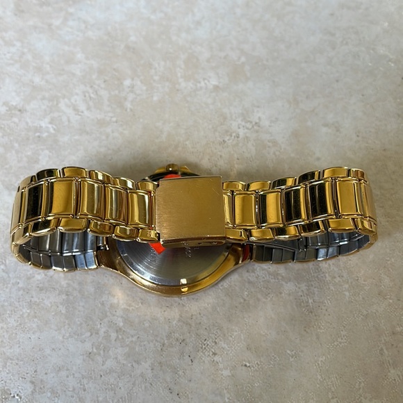 Armitron men battery water resistant gold tone 1diamond - Picture 4 of 6